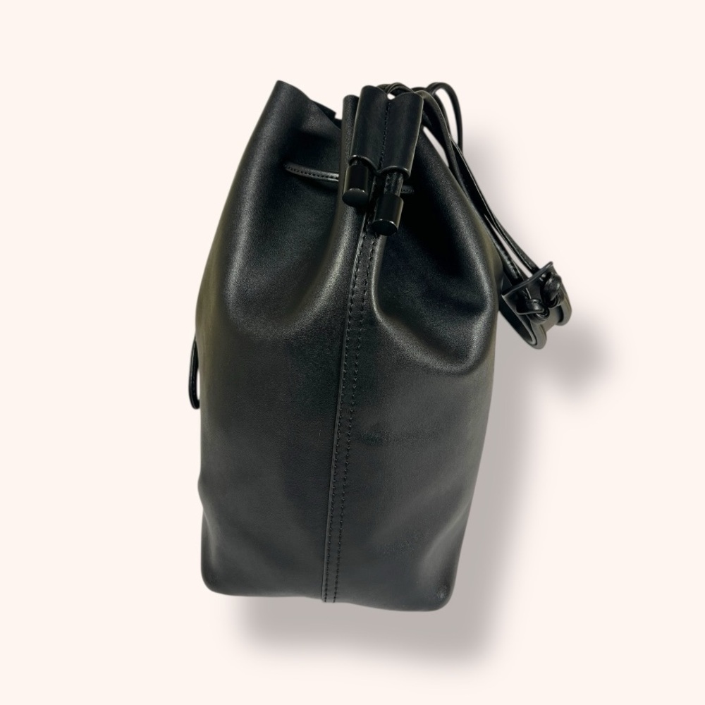 Black Leather Drawstring Bucketbag, Vince Camuto - Picture 5 of 14
